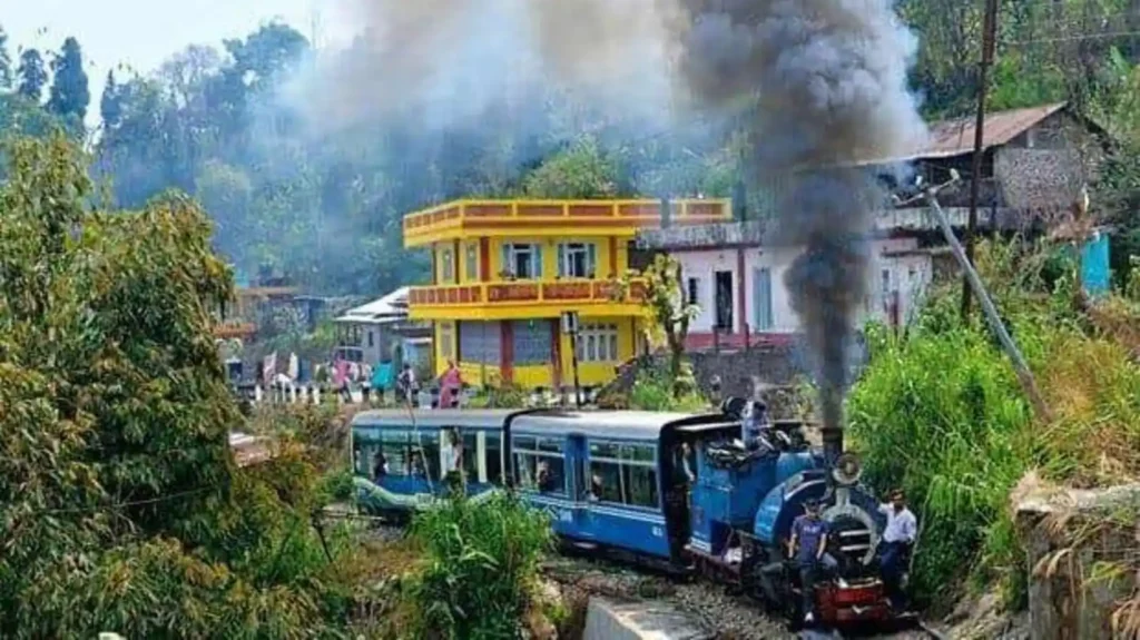 Darjeeling Himalayan Railway (Toy Train)