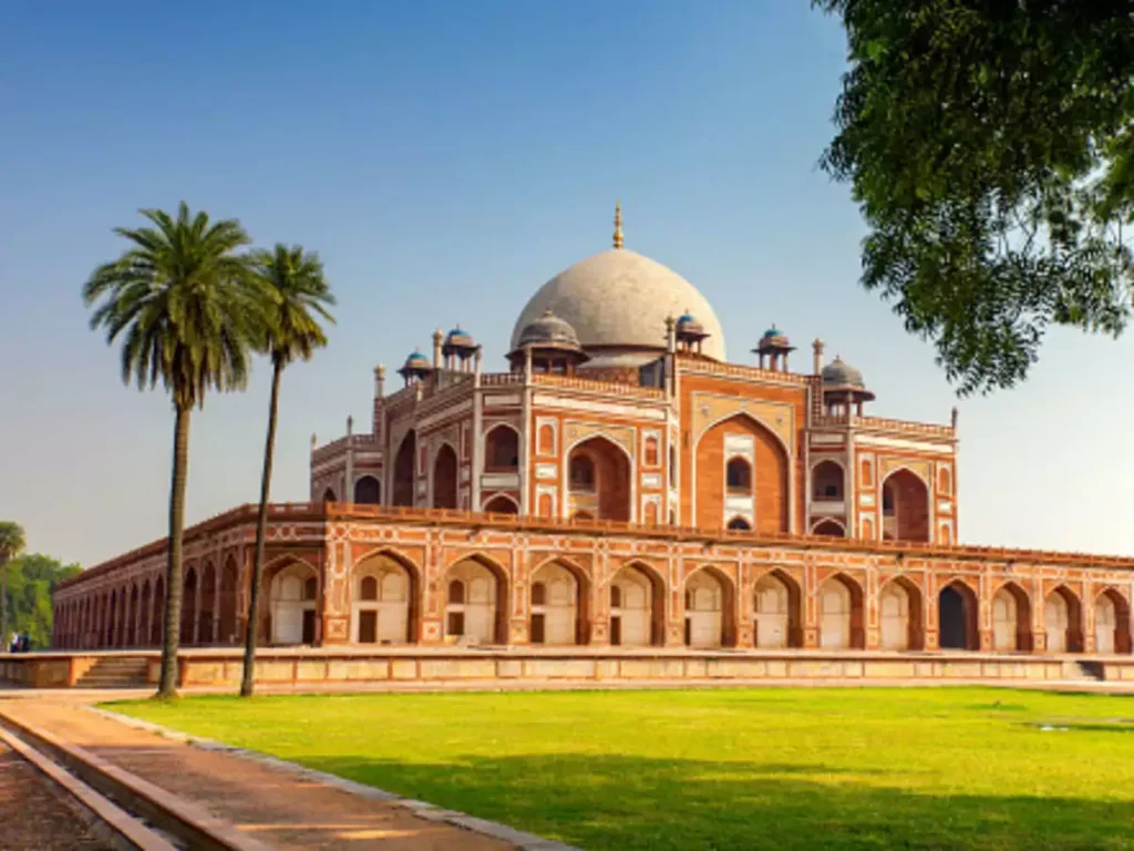 Soak in the Age-Old charm of Humayun's tomb