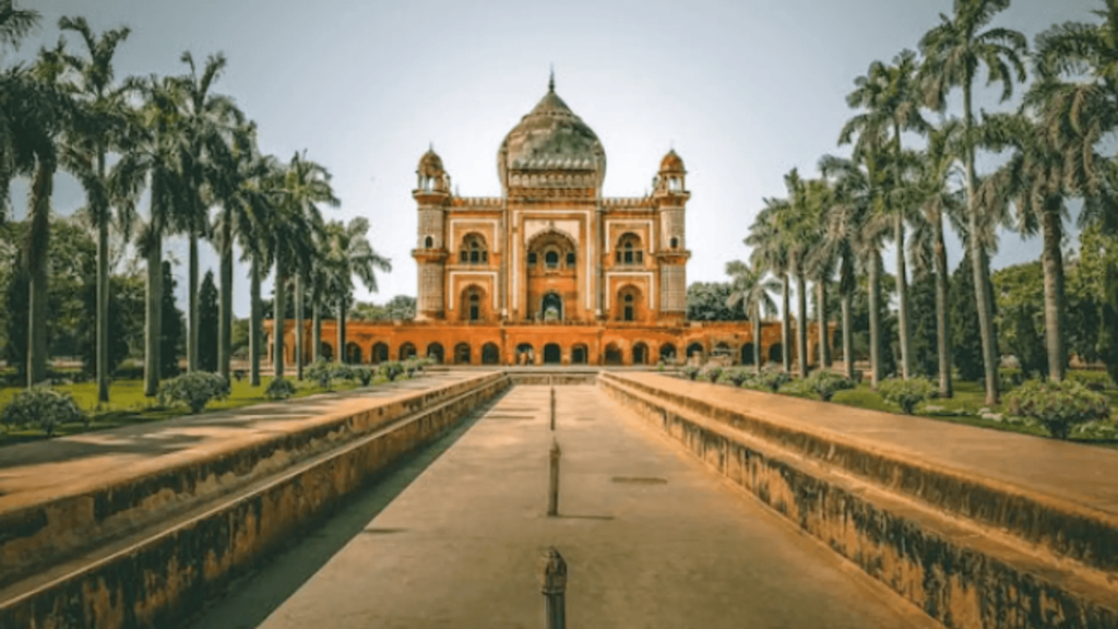 Safdarjung Tomb's Nearest Metro Station