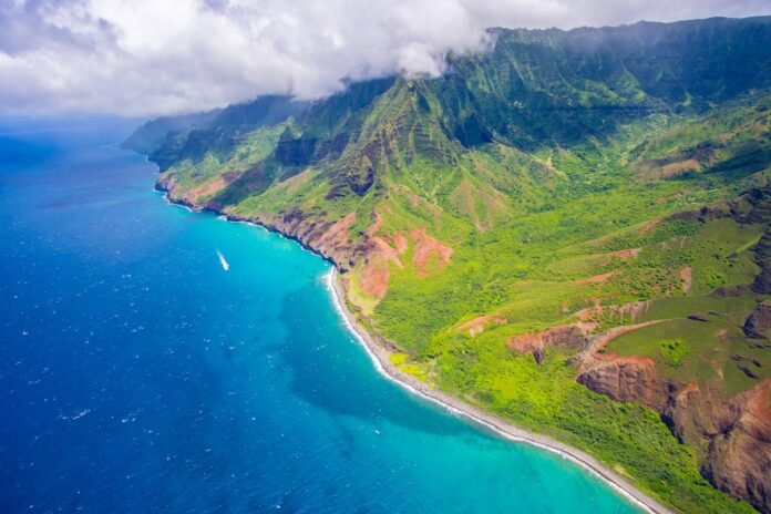 Best Ways to See the Na Pali Coast Without Hiking