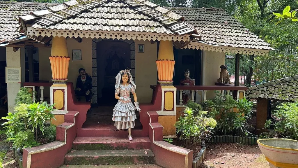 Loutolim, Ancestral Goa (Big Foot)