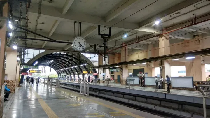 supreme court metro station